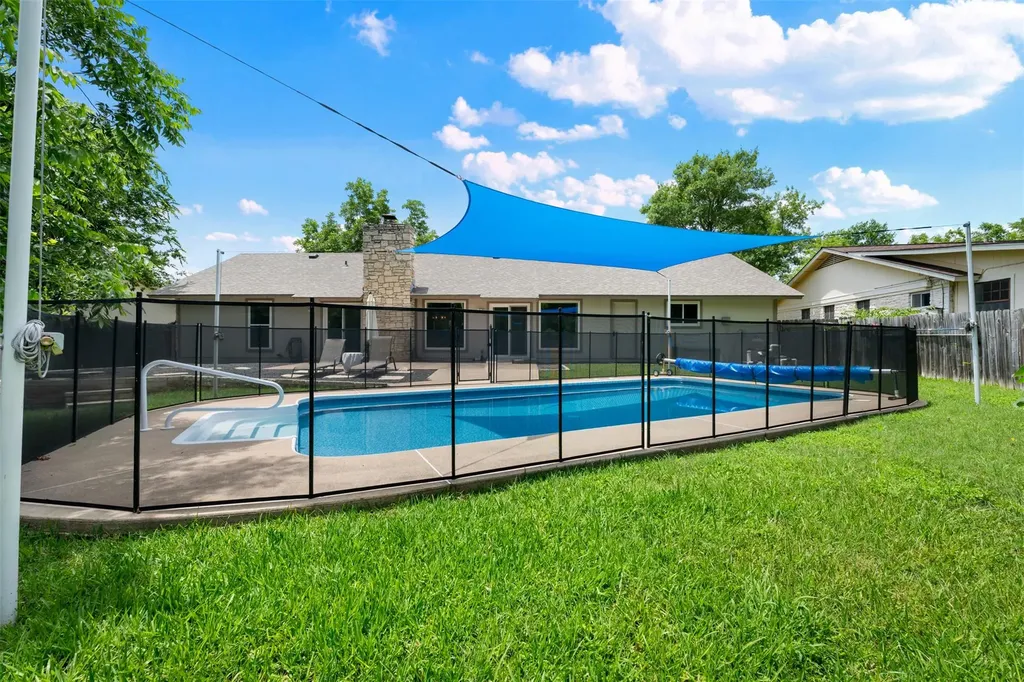 7218 S Brook Drive Austin TX 78736