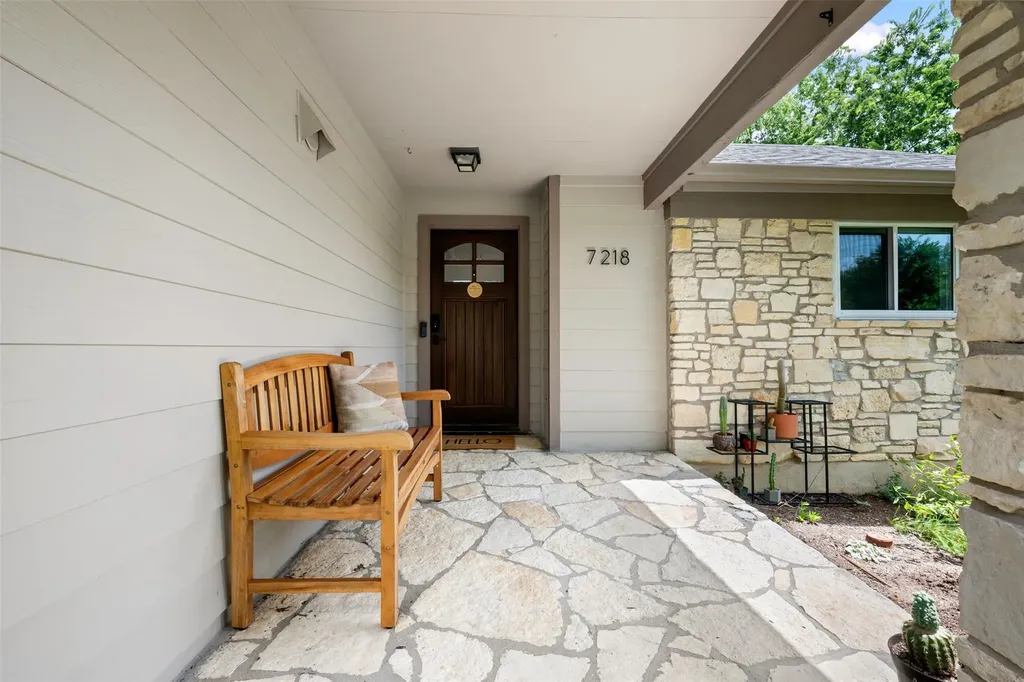 7218 S Brook Drive Austin TX 78736