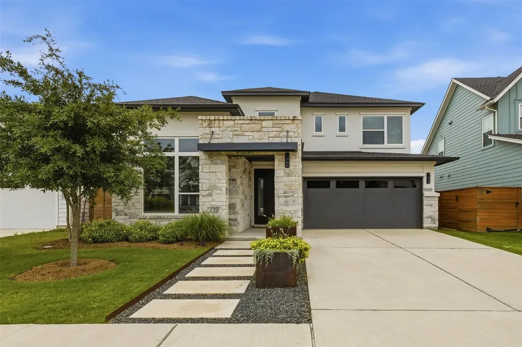 9001 Spire View Austin TX 78744