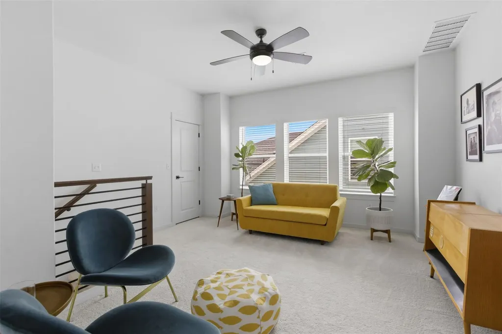9001 Spire View Austin TX 78744