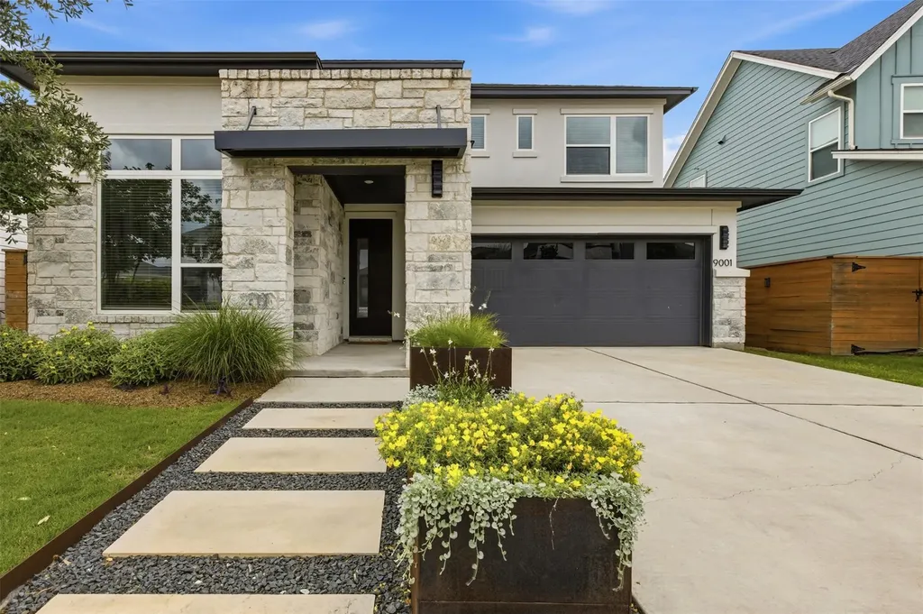 9001 Spire View Austin TX 78744