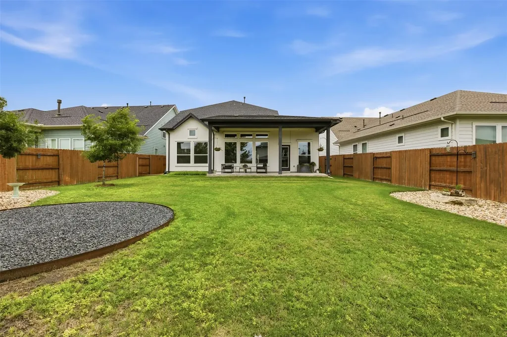 9001 Spire View Austin TX 78744