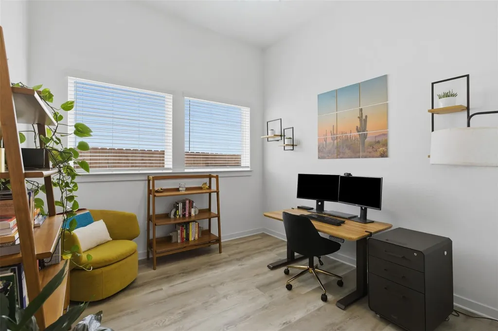 9001 Spire View Austin TX 78744