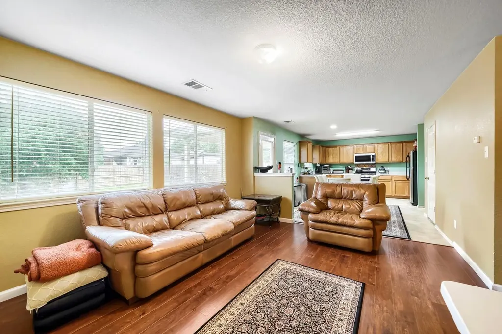 1017 Coronation Way Pflugerville TX 78660