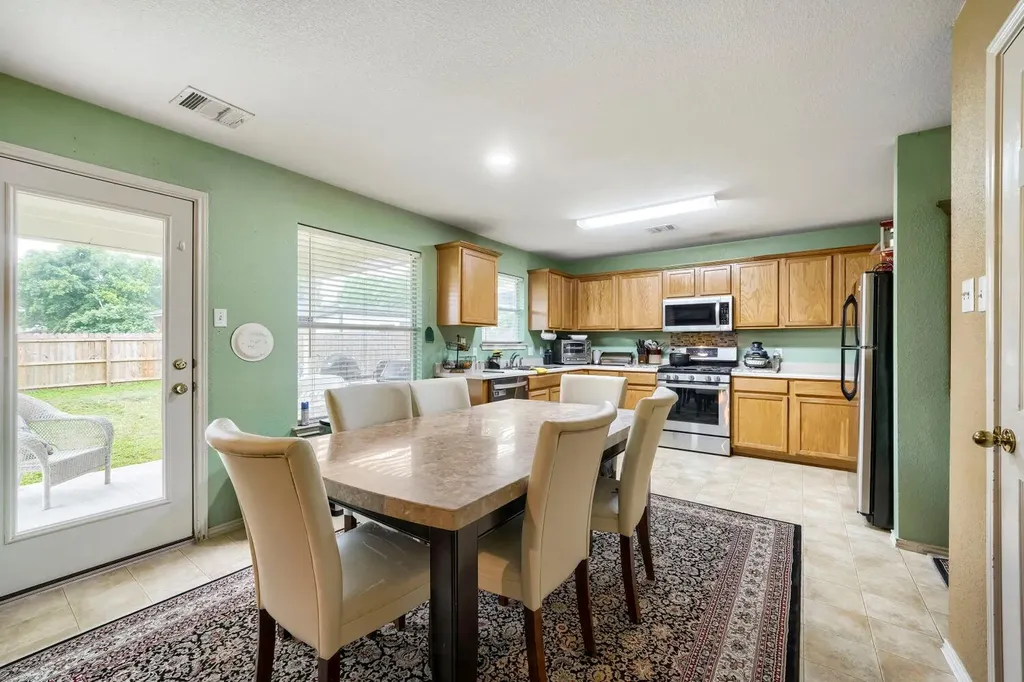 1017 Coronation Way Pflugerville TX 78660