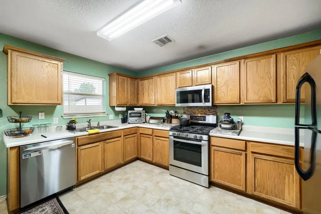 1017 Coronation Way Pflugerville TX 78660