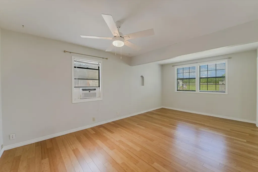 4553 Mccall Creek Road Blanco TX 78606