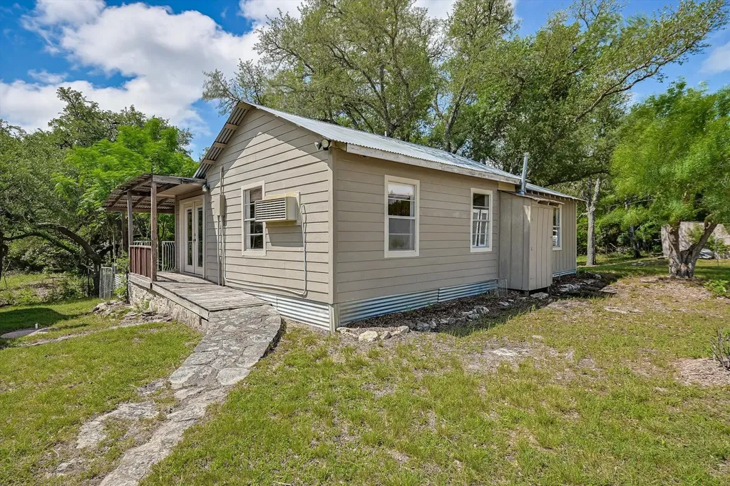 4553 Mccall Creek Road Blanco TX 78606