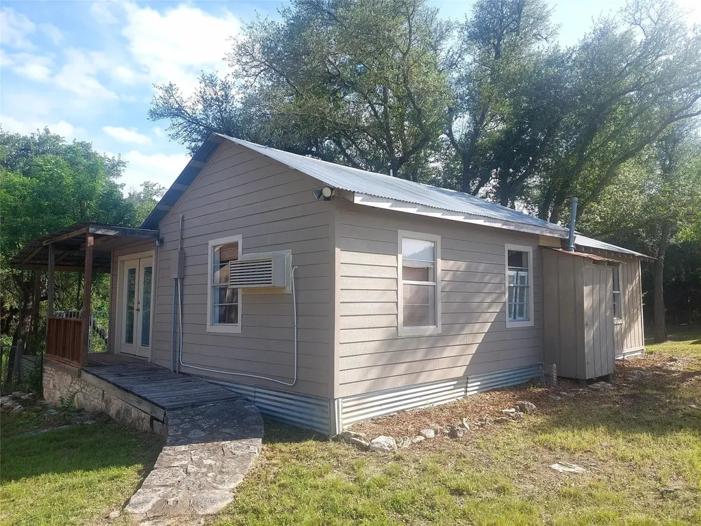 4553 Mccall Creek Road Blanco TX 78606