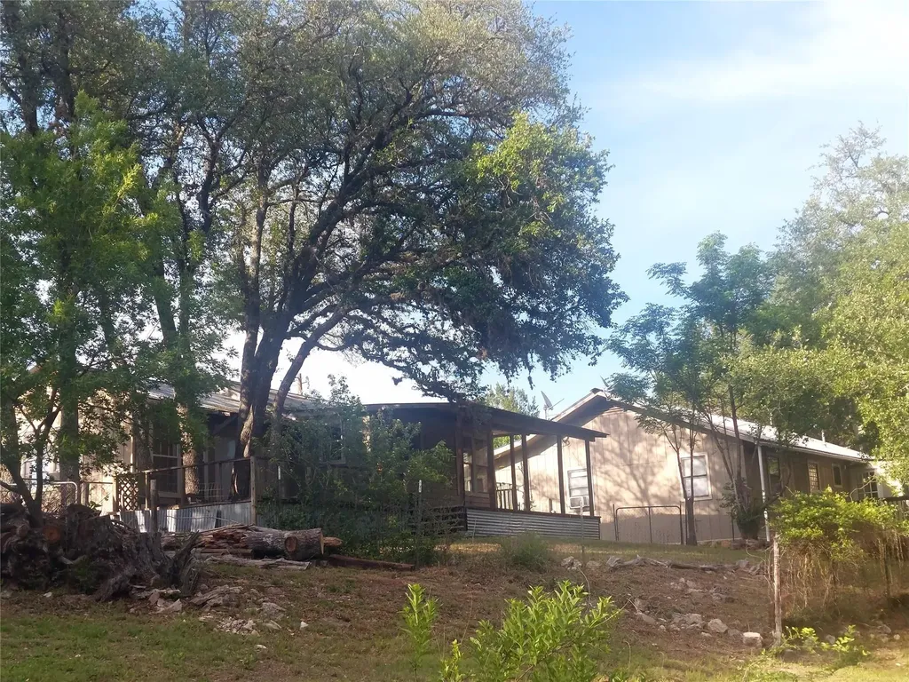 4553 Mccall Creek Road Blanco TX 78606
