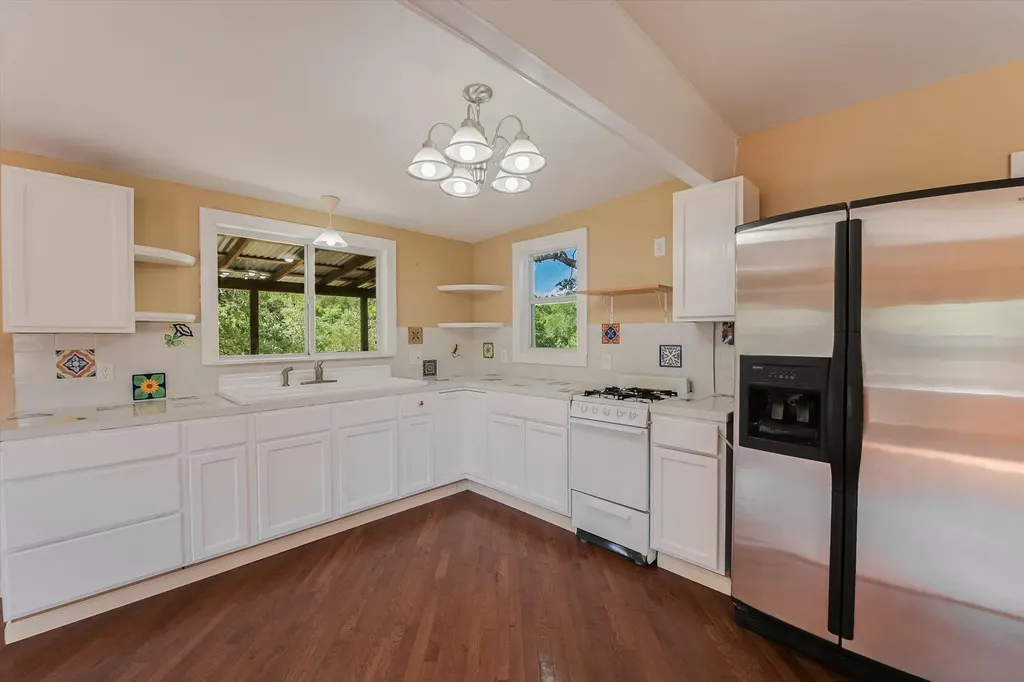 4553 Mccall Creek Road Blanco TX 78606
