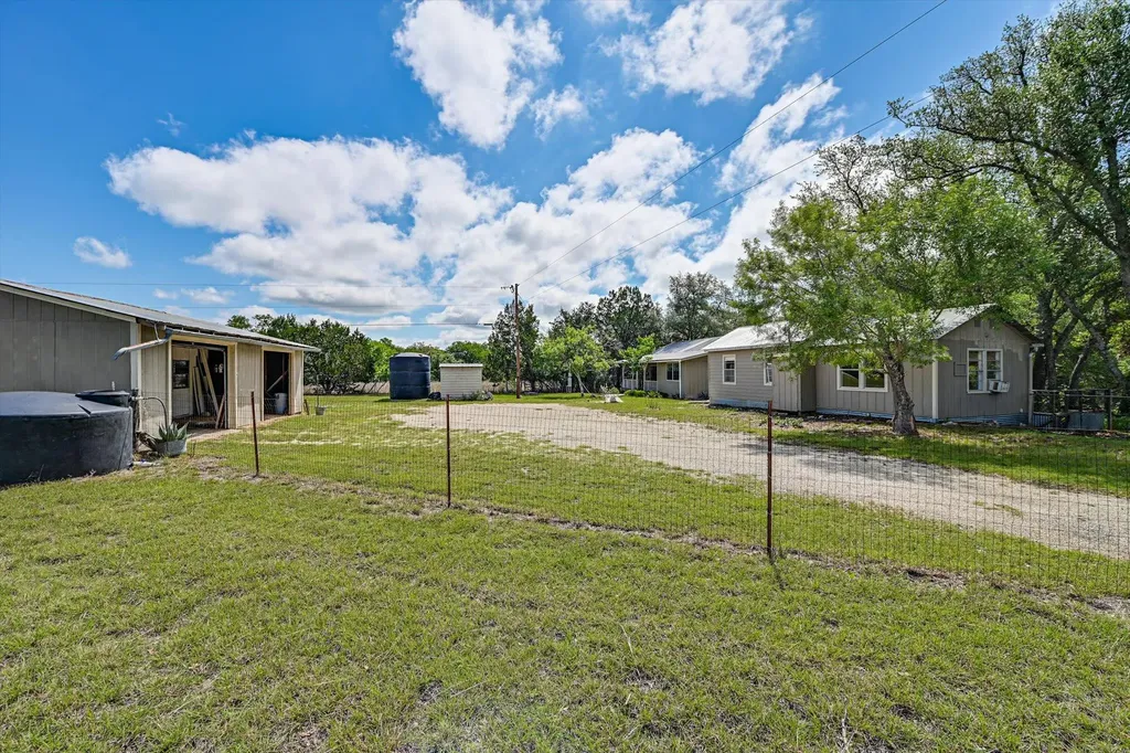 4553 Mccall Creek Road Blanco TX 78606