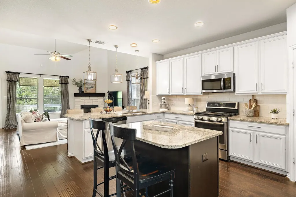 223 Volterra Cove Georgetown TX 78628