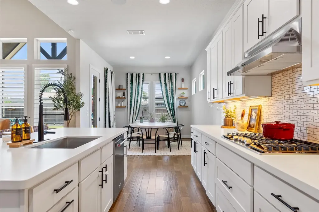 1608 Carmine Drive Leander TX 78641