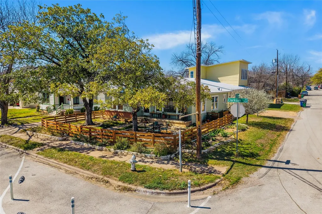 5114 Caswell Avenue Austin TX 78751