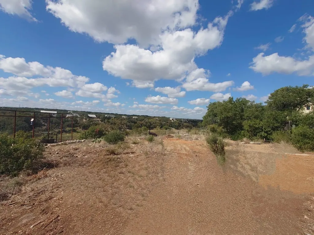 1102 Cliffview Drive Spicewood TX 78669