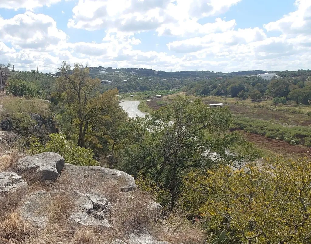 1102 Cliffview Drive Spicewood TX 78669