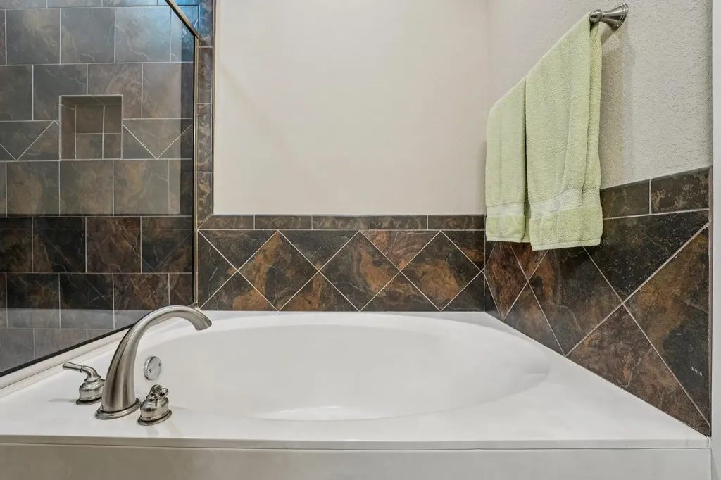 2010 American Drive Lago Vista TX 78645