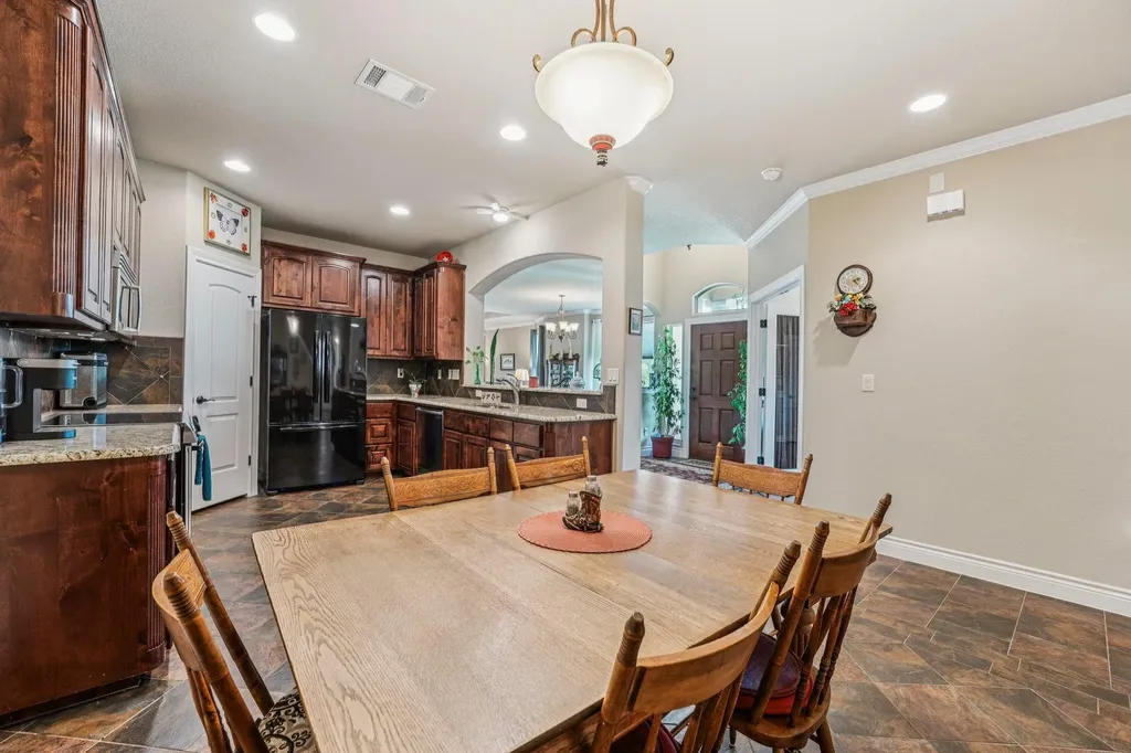 2010 American Drive Lago Vista TX 78645