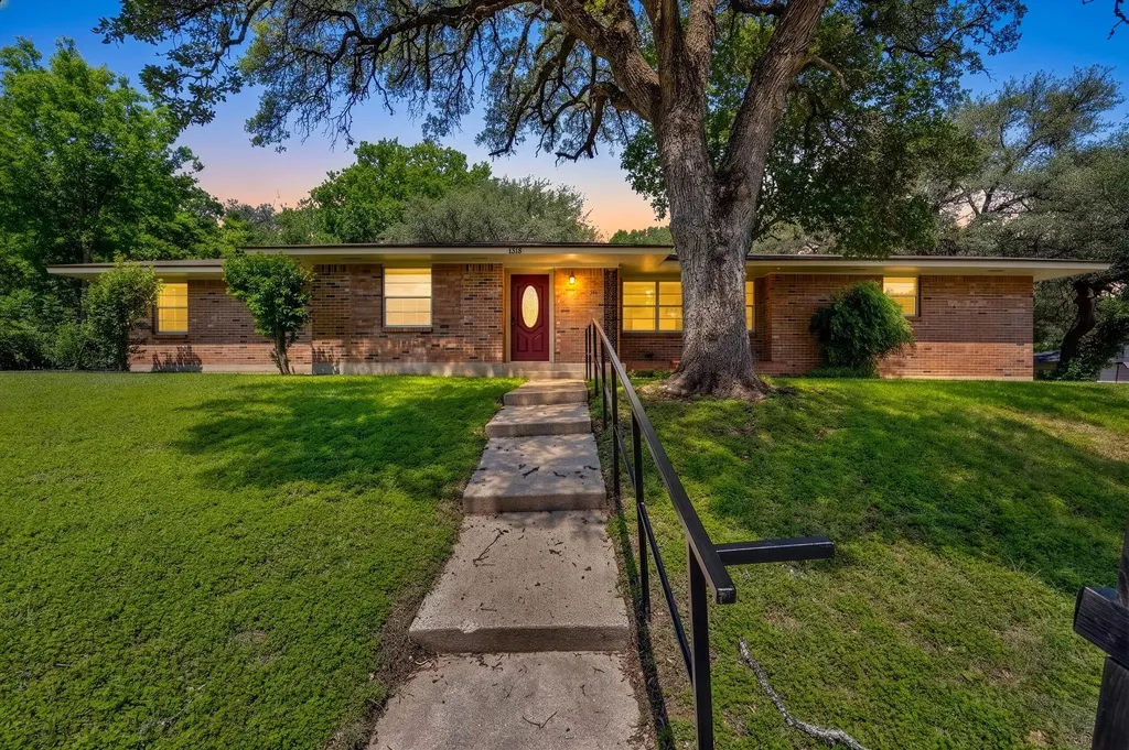 1318 Live Oak Drive Belton TX 76513