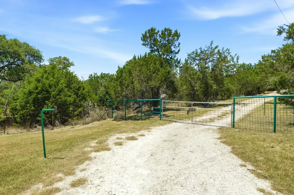 2824 Lost Oak Cv Cove Georgetown TX 78628