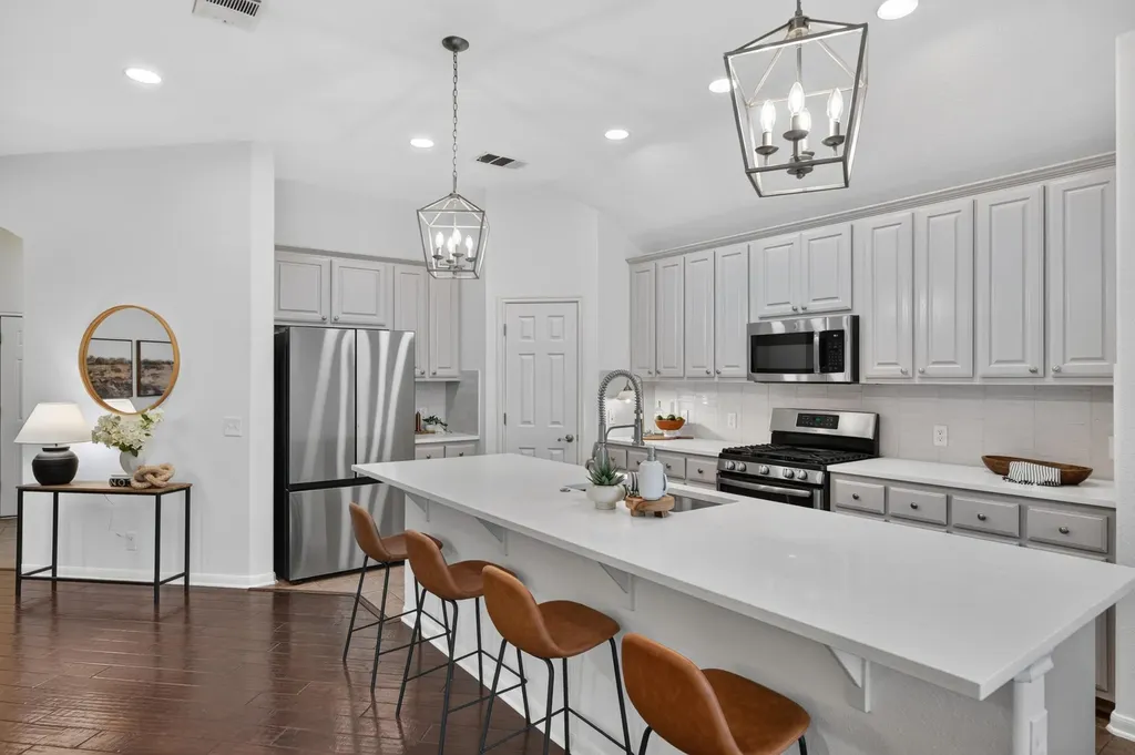 6301 York Bridge Circle Austin TX 78749