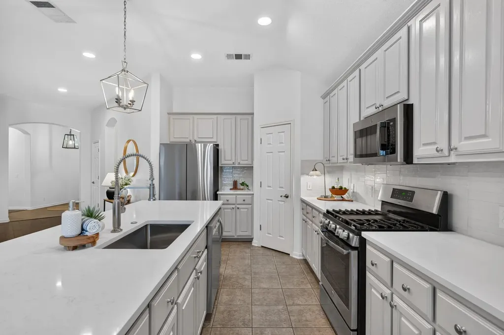 6301 York Bridge Circle Austin TX 78749