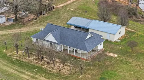 369 Young School House Road Smithville TX 78957