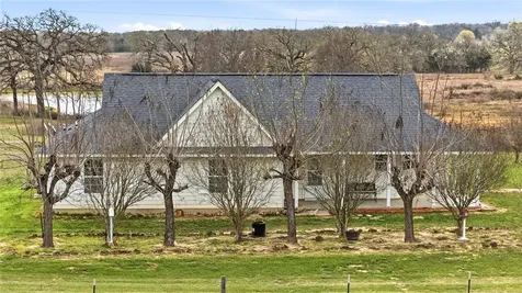 369 Young School House Road Smithville TX 78957
