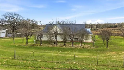 369 Young School House Road Smithville TX 78957