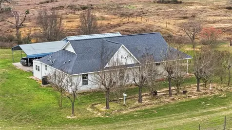 369 Young School House Road Smithville TX 78957