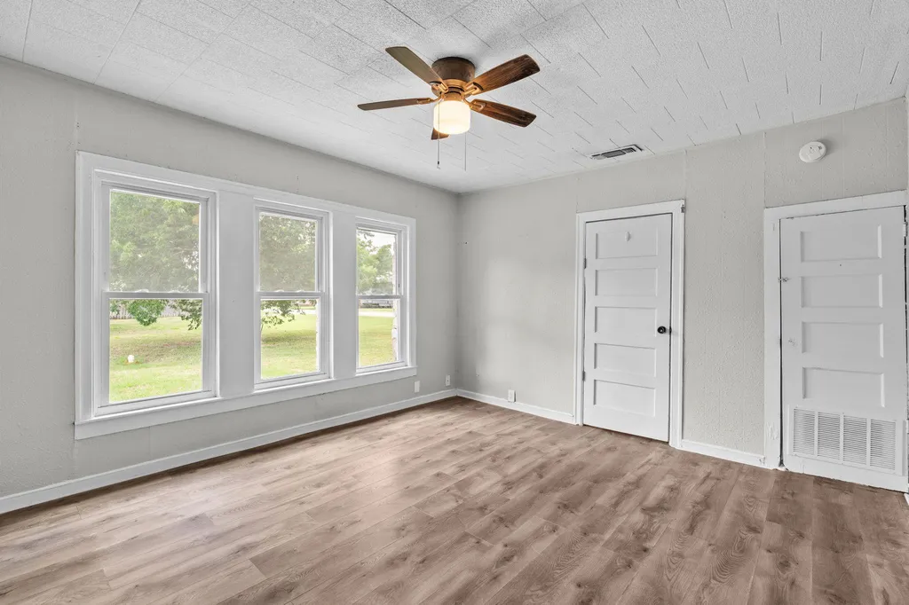 307 Crockett Street Holland TX 76534