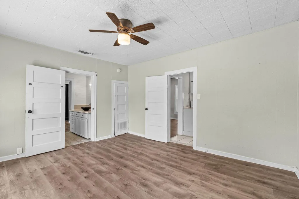 307 Crockett Street Holland TX 76534