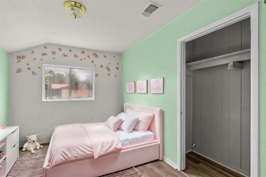 307 Crockett Street Holland TX 76534