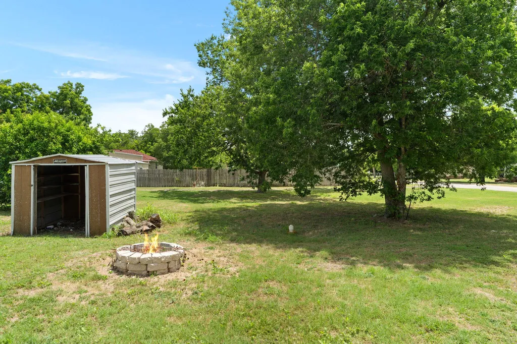 307 Crockett Street Holland TX 76534
