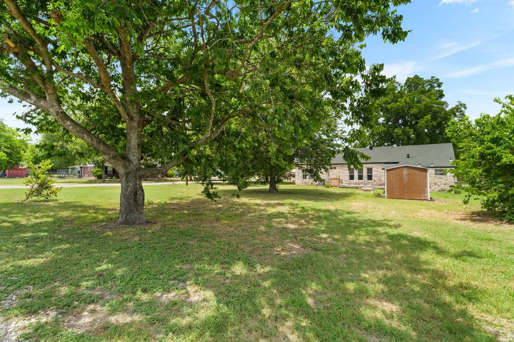 307 Crockett Street Holland TX 76534