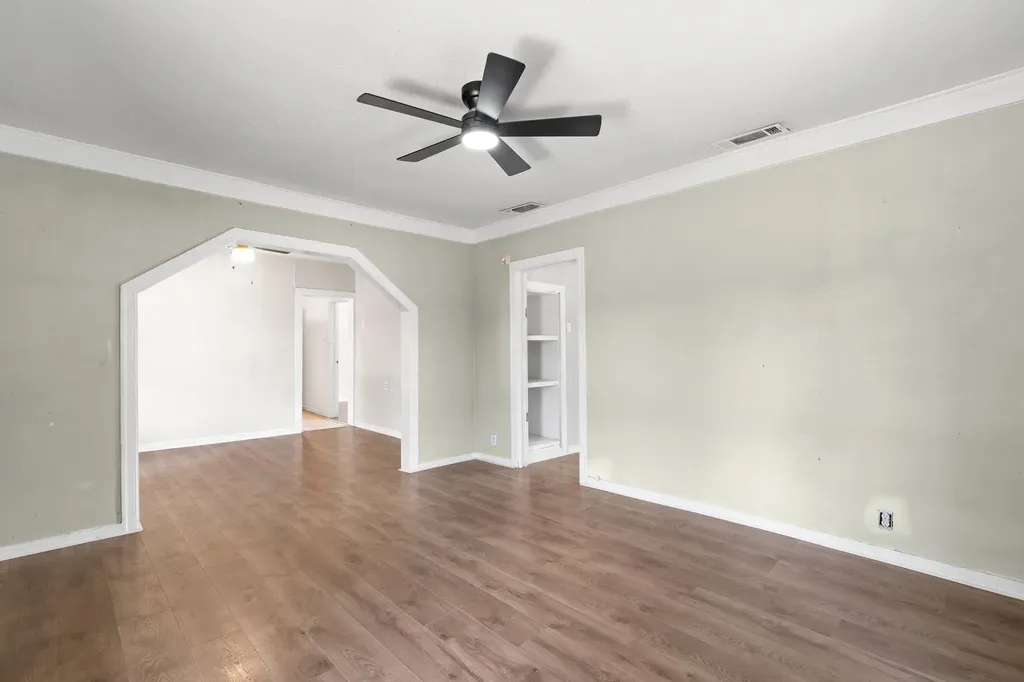 307 Crockett Street Holland TX 76534