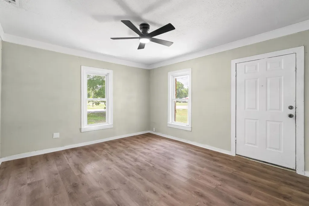 307 Crockett Street Holland TX 76534