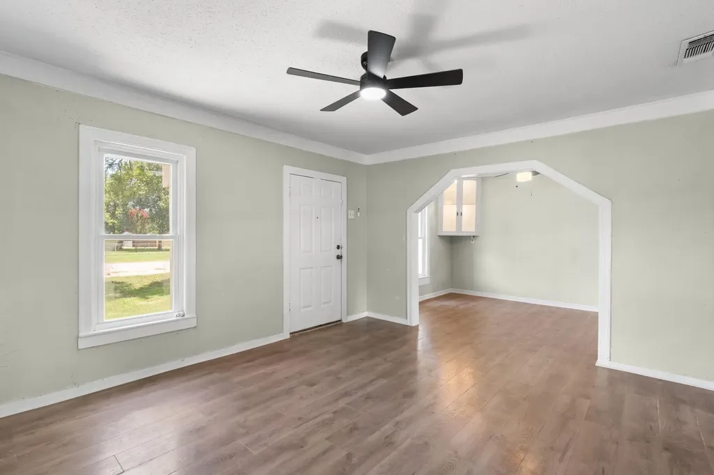 307 Crockett Street Holland TX 76534