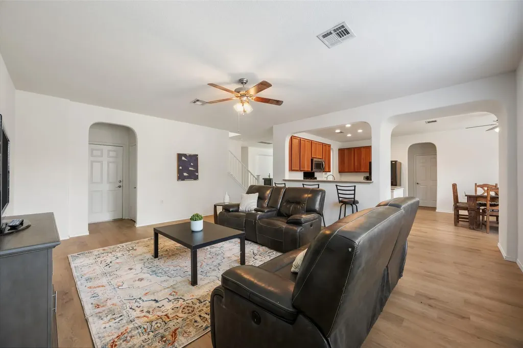 6317 Baythorne Drive Austin TX 78747