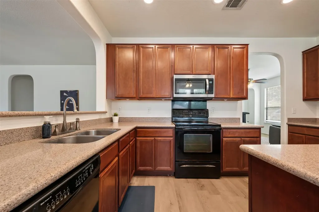 6317 Baythorne Drive Austin TX 78747