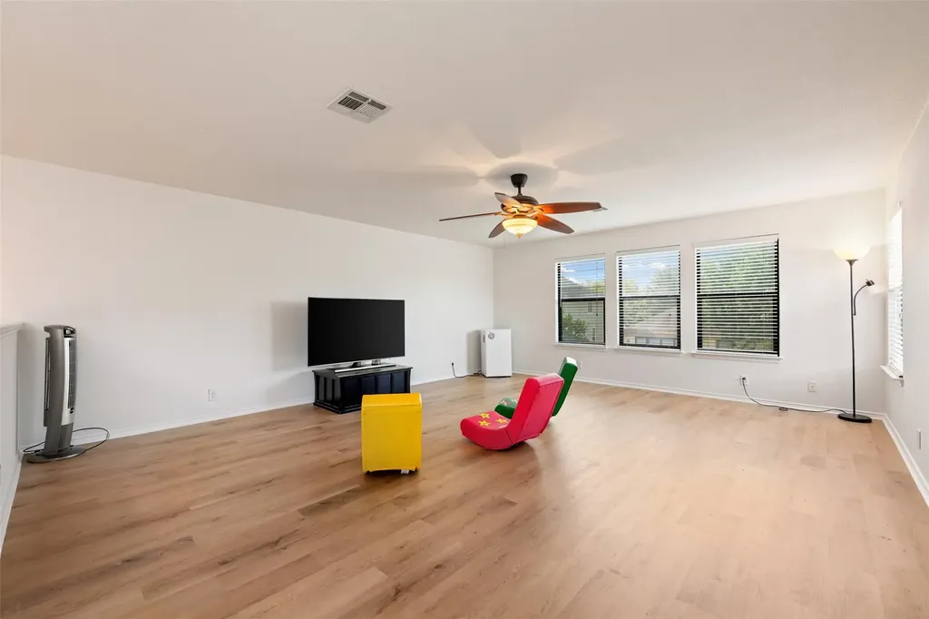 6317 Baythorne Drive Austin TX 78747