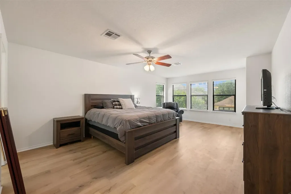 6317 Baythorne Drive Austin TX 78747
