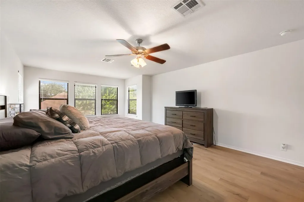 6317 Baythorne Drive Austin TX 78747
