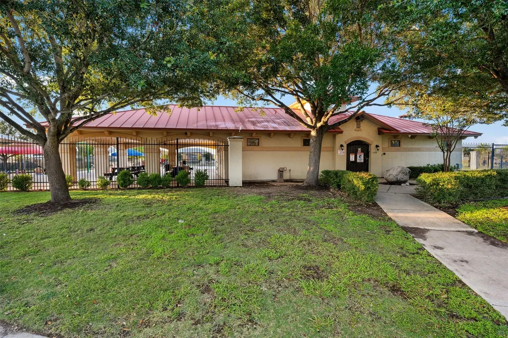 6317 Baythorne Drive Austin TX 78747