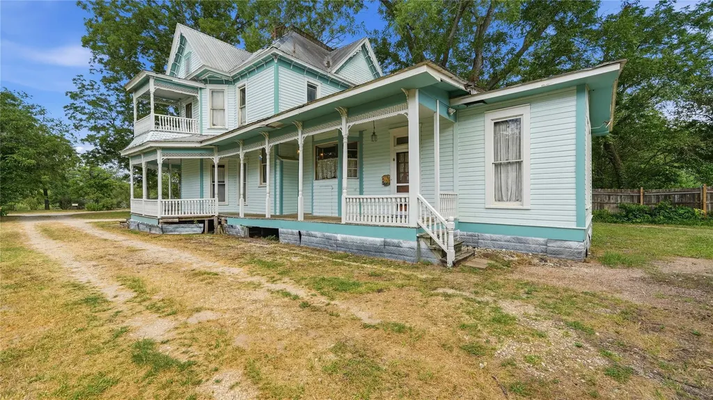 503 Main Street Martindale TX 78655