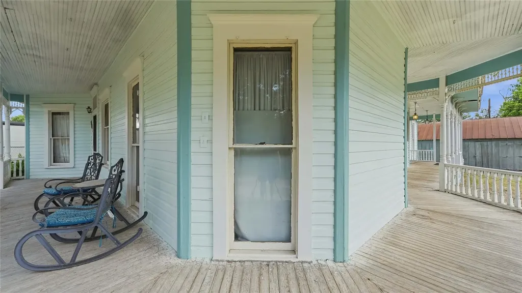 503 Main Street Martindale TX 78655