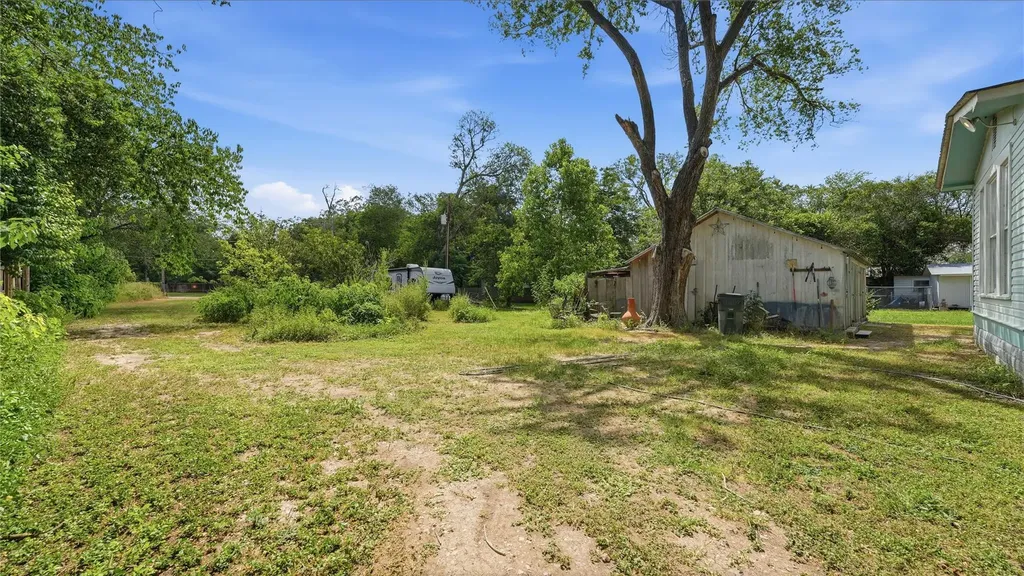 503 Main Street Martindale TX 78655