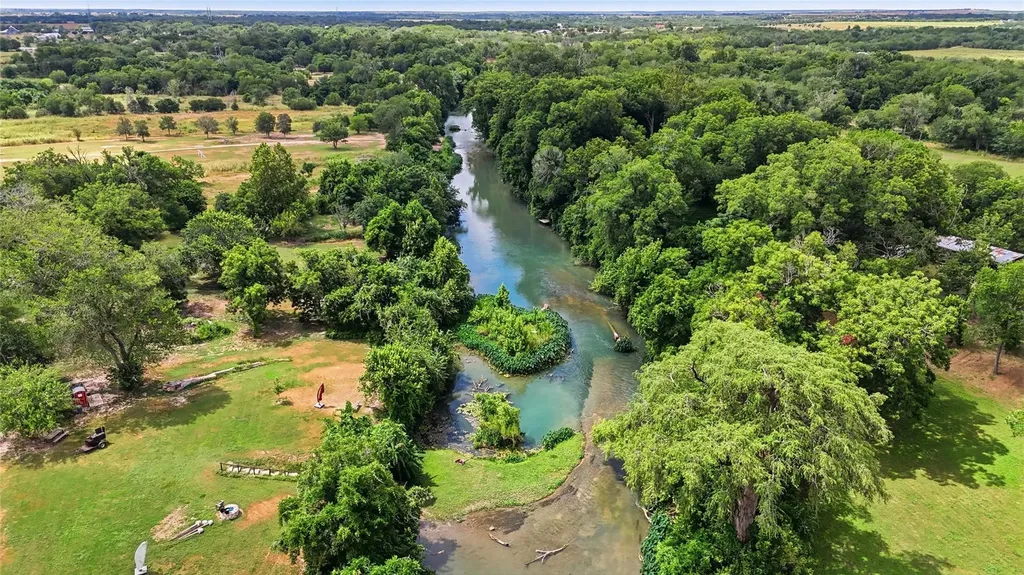503 Main Street Martindale TX 78655