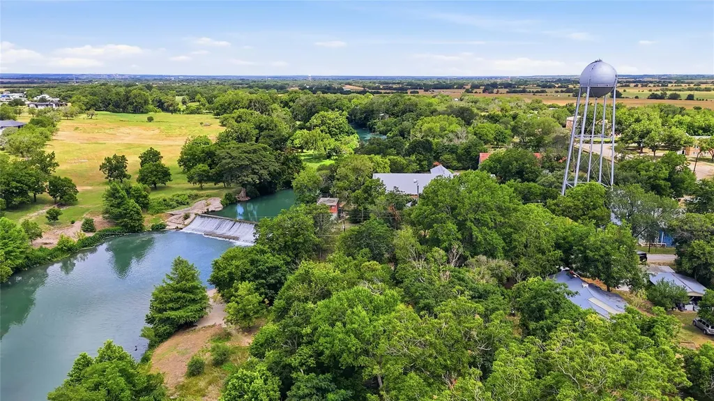 503 Main Street Martindale TX 78655